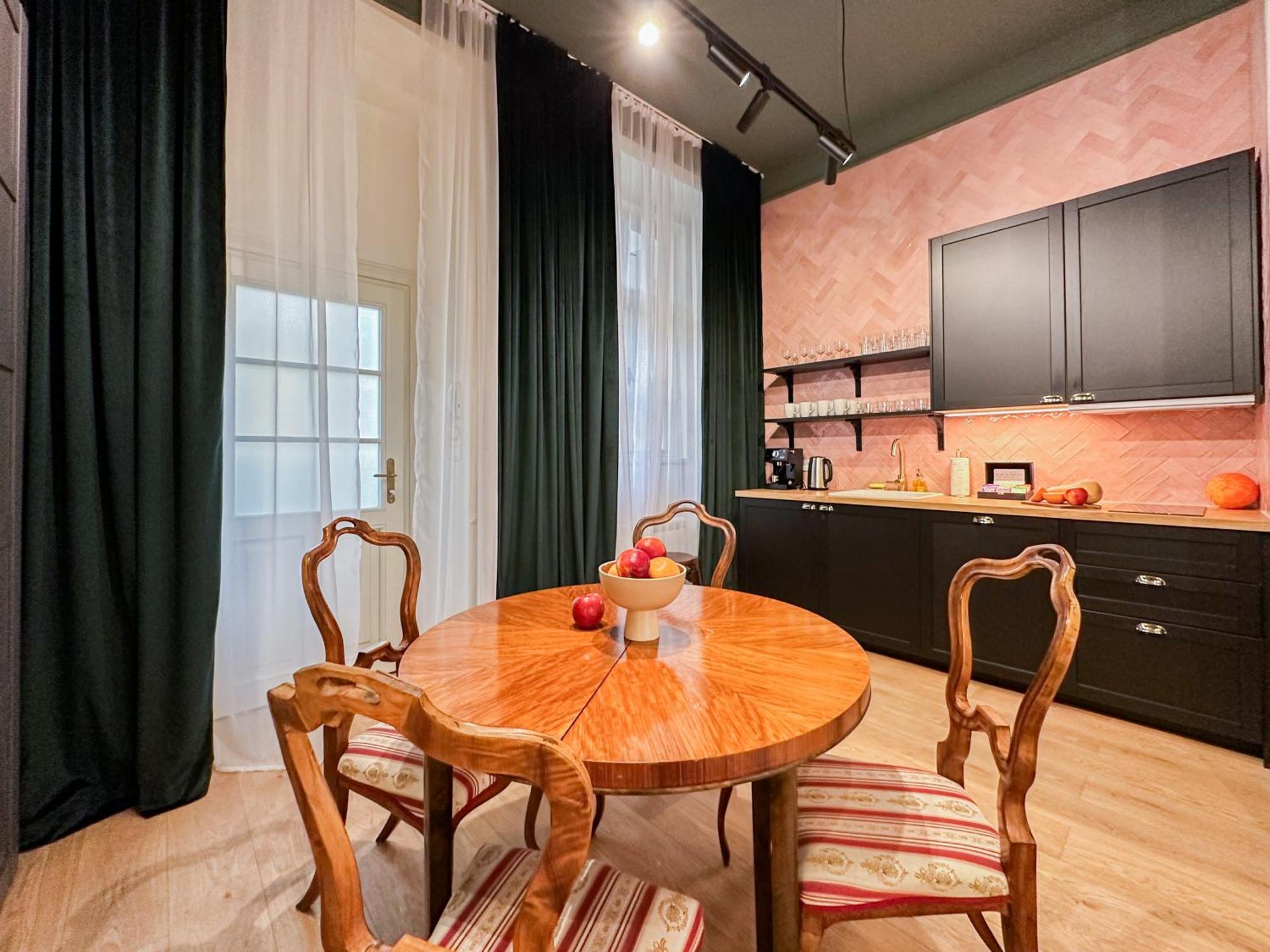 Turnkey I Antonin Dvorak Apartments Prag Rum bild